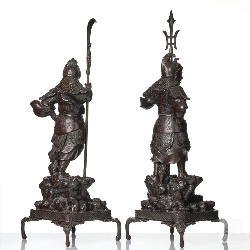 A pair of Japanese bronze guardians, - 图5